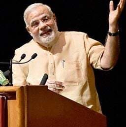 युद्धपोत आइएनएस कोलकाता राष्ट्र को समर्पित,मोदी ने कहा,जब होंगे सक्षम,तो नहीं देगा कोई चुनौती