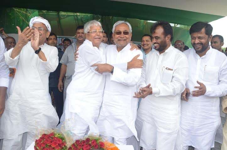 अफवाह फैलानेवालों के हाथ में चला गया है देश:नीतीश