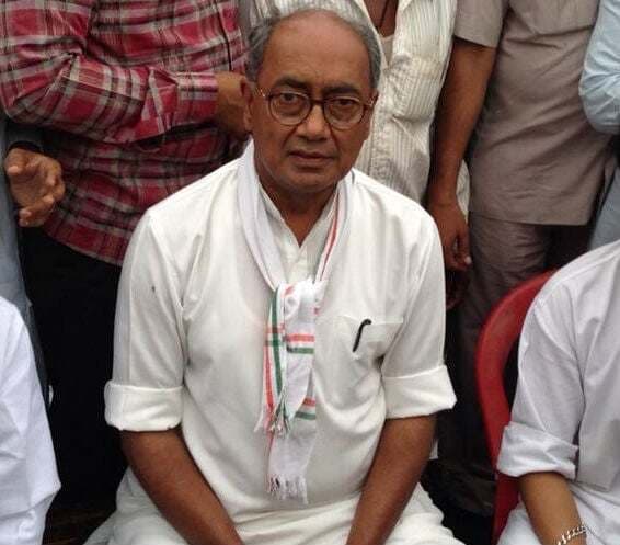 दुनिया में एक नहीं दो हिटलर:दिग्विजय सिंह