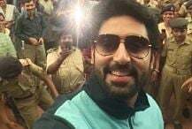 अभिषेक की टीम ''पिंक पैंथर्स'' ने ''बेंगलूर बुल्स'' को चटाई धूल