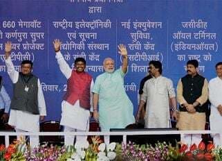 हेमंत सोरेन बने हूटिंग की राजनीति के तीसरे शिकार, चव्हाण ने किया बहिष्कार