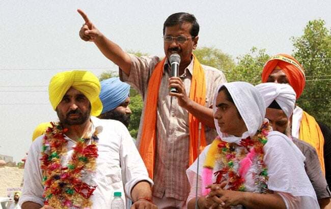 एम्स के सीवीओ को हटाने पर आप,भाजपा में जुबानी जंग