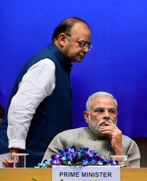 मोदी ने जेटली, गोयल के साथ की बैठक, बिजली क्षेत्र की अडचनों पर हुआ विचार