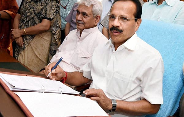 बेटे को बलात्कार के झूठे मामले में फंसाया गया:गौडा