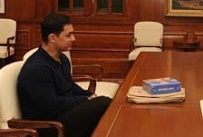 और भर आई पीके की आंखें