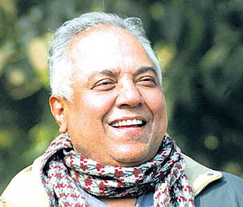 नीलांजन के तट पर कविता का दीपदान