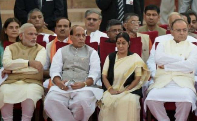 क्यों राजनाथ को मोदी से रिश्तों पर देनी पड़ी सफाई?