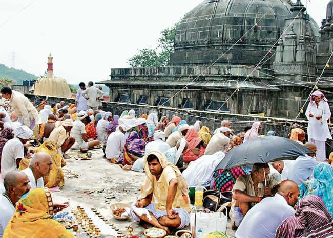 बीमार हैं, तो खाकर भी करें श्राद्ध कर्म