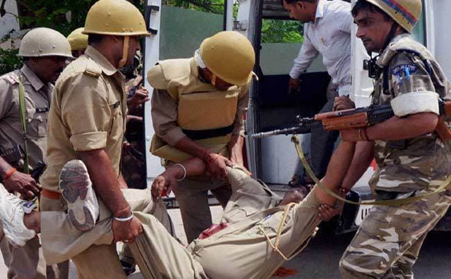 अमेठी: फिर भड़की भूपत भवन पर कब्‍जे की आग, झड़प में एक सिपाही की मौत