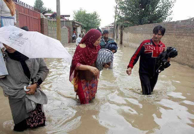 जम्मू कश्मीर बाढ़ : अभी तक 2.34 लाख से अधिक लोग बचाये गये