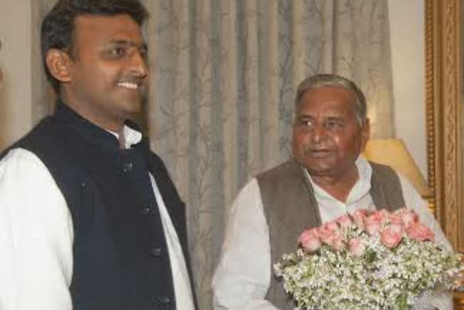 जीत ने लौटायी मुलायम और अखिलेश की खुशी, मोदी मैजिक गायब