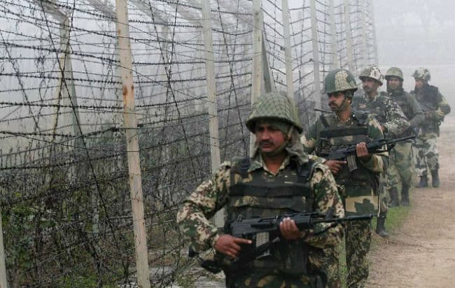 200 आतंकी सीमा में घुसपैठ को तैयार