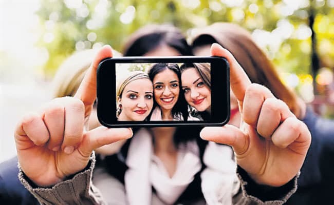 ज्यादा सेल्फी नहीं करें शेयर,दोस्ती टूट जाएगी