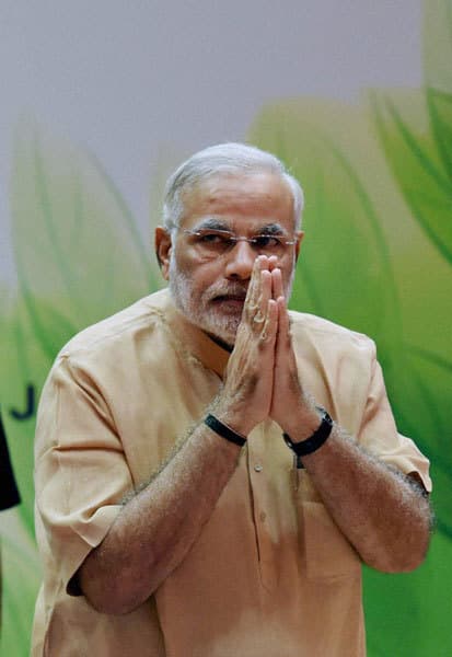 मोदी ने मां जगदंबा से मांगा गरीबों की सेवा का आशीर्वाद