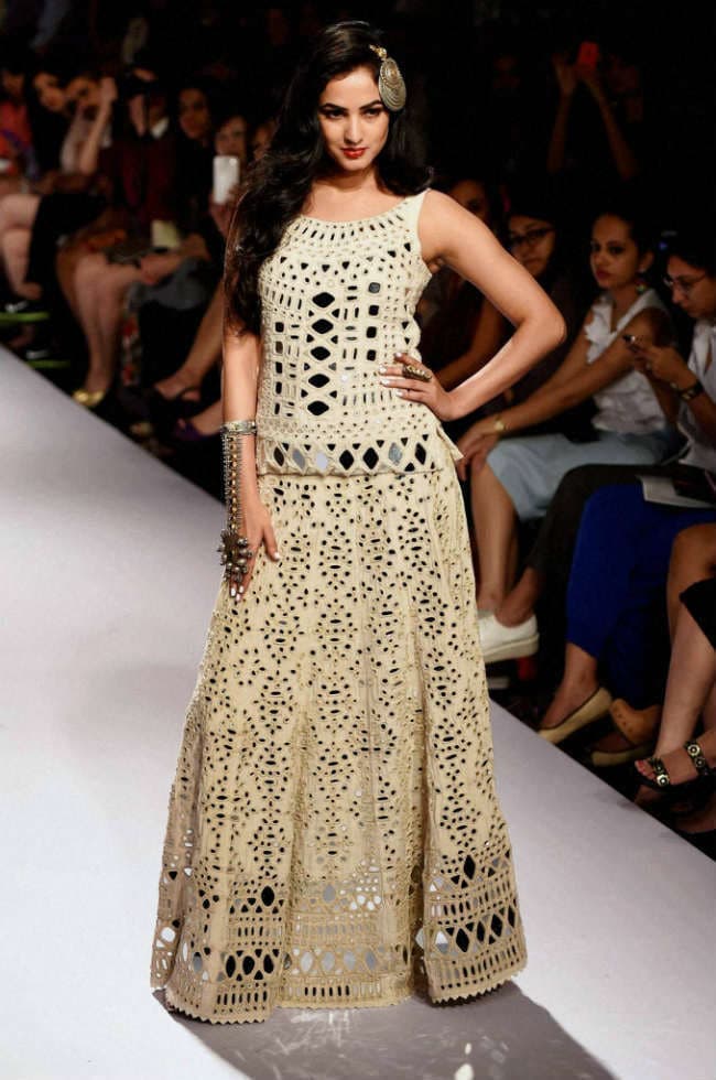 इस नवरात्र रहें वेजीटेरियन, पहनें वेजीटेरियन