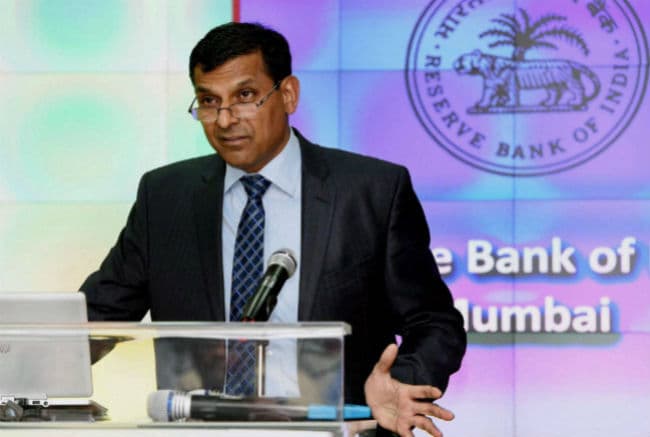 तोड़नी होगी मंहगाई की कमर : रघुराम राजन