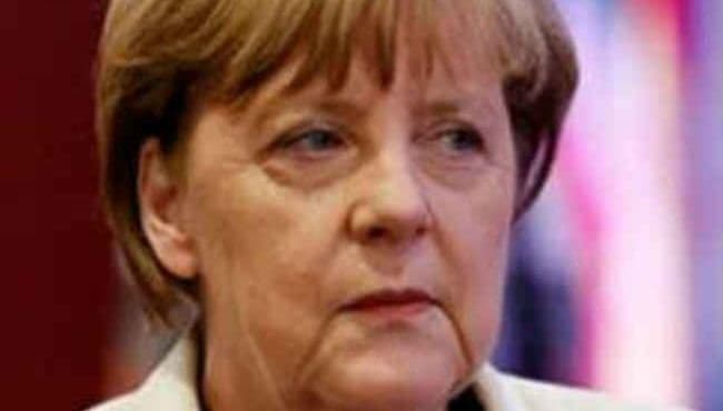 जर्मनी की चांसलर मास्क लेने के लिए अपने स्थान से उठ कर भागी, सोशल मीडिया पर वायरल हुआ वीडियो