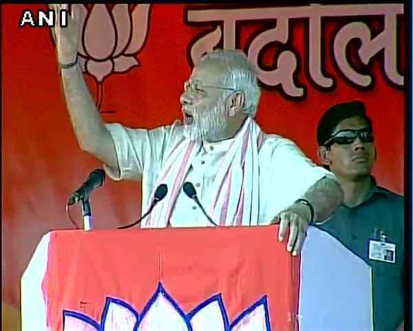नीतीश अहंकारी, विकास के नाम करें वोट : PM मोदी
