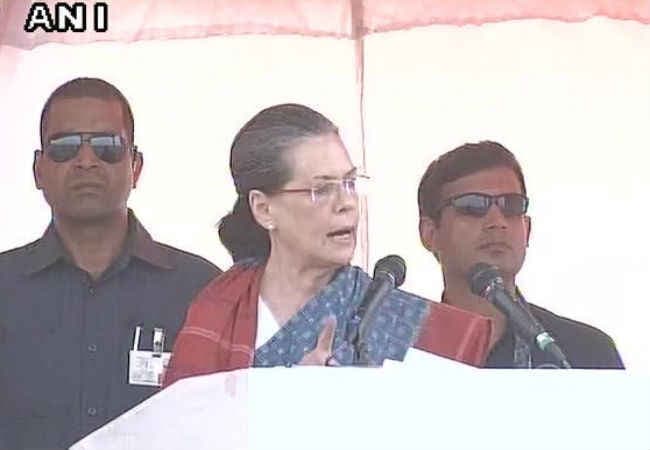 हमारे वादे PM मोदी के चुनावी जुमलों की तरह नहीं : सोनिया