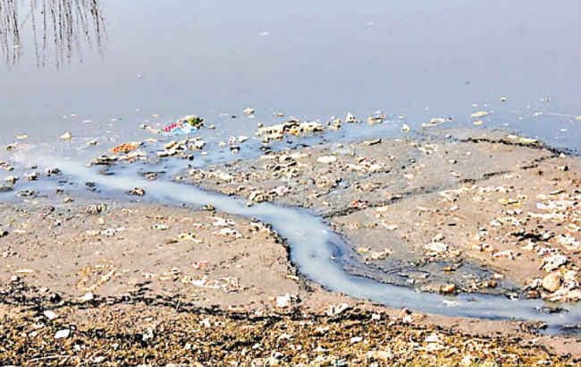 मैली होकर बेकार हो जायेंगी नदियां