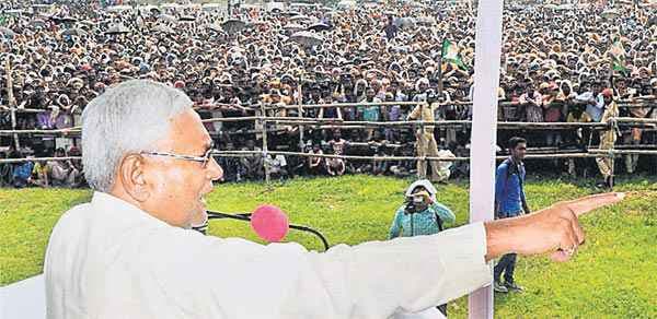 नीतीश ने कहा- विवादों का अखाड़ा है एनडीए