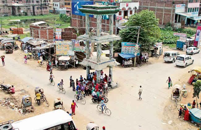 कब आयेगी रेल, कैसे बनेगा महाविद्यालय!