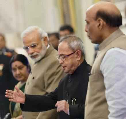 दादरी कांड : राष्ट्रपति प्रणव मुखर्जी ने दिलायी मूल्यों की याद, MHA ने PMO को सौंपी रिपोर्ट