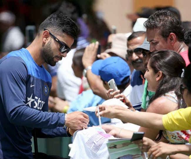 सबसे विराट सवाल: क्या कप्तान धौनी को नहीं मिल रहा है कोहली का पूरा साथ