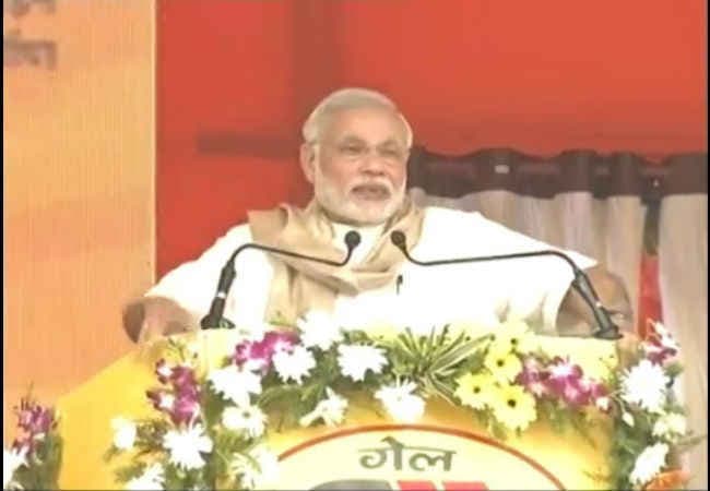 कांग्रेस-आरजेडी-जेडीयू का मिलना महागठबंधन नहीं, महास्वार्थबंधन : PM मोदी