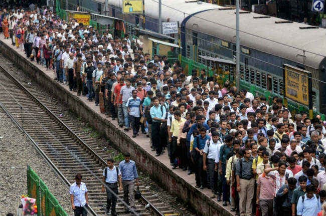 एप्प के जरिये बिना लाइन लगाये बुक करें प्‍लेटफॉर्म और अनारक्षित रेलवे टिकट