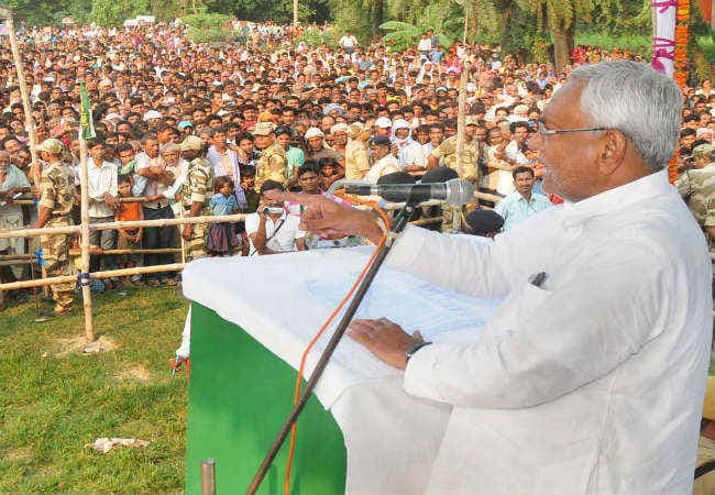 गैर मुद्दों की बात करते हैं मोदी, बिहार में गौवध 1955 से ही प्रतिबंधित : नीतीश
