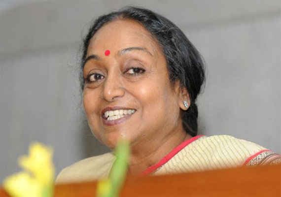 समाज में नफरत फैलाना चाह रही है भाजपा : मीरा कुमार