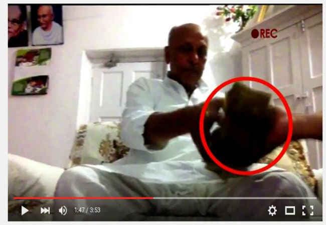 बिहार: दरवाजा बंद करके मंत्री ने लिया घूस, पढें पूरा मामला