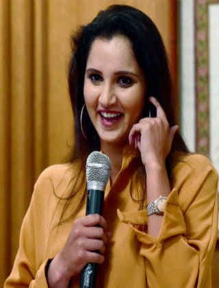 विश्व रैंकिंग में सानिया का नंबर एक स्थान बरकरार, बोपन्ना खिसके