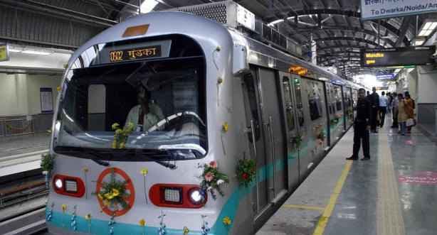 दिल्ली मेट्रो ने महिला कोच में यात्रा करते 3000 से ज्यादा पुरुषों पर जुर्माना ठोका