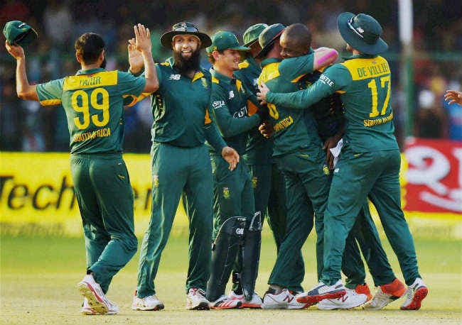 धीमी ओवर गति के लिए डिविलियर्स और दक्षिण अफ्रीकी टीम पर लगा जुर्माना