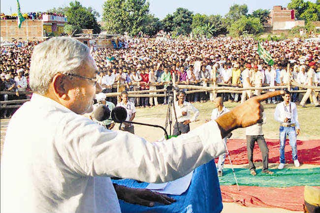आरक्षण पर दिखावा, भाजपा वही करेगी जो भागवत कहेंगे : नीतीश