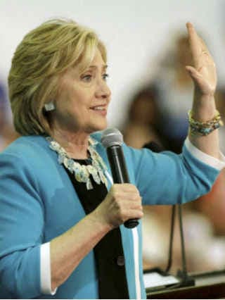 ईमेल विवाद के मामले में हिलेरी क्लिंटन को मिला प्रतिद्वंद्वी का साथ