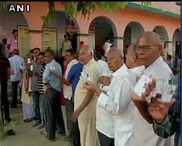 बिहार चुनाव : 12 बजे तक 36.27% वोट, इमामगंज में जीतन राम मांझी ने कहा दलितों का नाम वोटर लिस्ट गायब