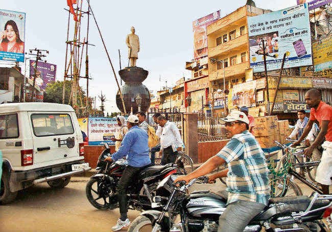 बात काटे नहीं कि झंझट की नौबत तय