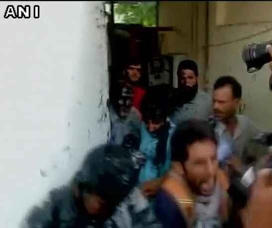 J&K विधायक इंजीनियर राशिद पर कालिख फेंकने के मामले में दो गिरफ्तार