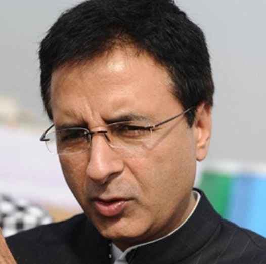 कांग्रेस नेता रणदीप  सुरजेवाला ने की शत्रुघ्न सिन्हा से मुलाकात, राजनीति तेज