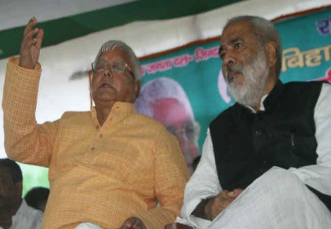 संघ प्रमुख ने बनाया आरक्षण को चुनावी मुद्दा : रघुवंश