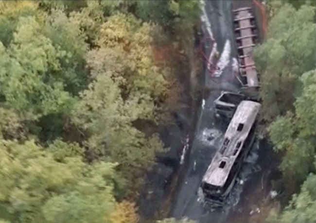 फ्रांस में पेंशनधारियों से भरी बस में लगी आग, 43 लोगों की मौत