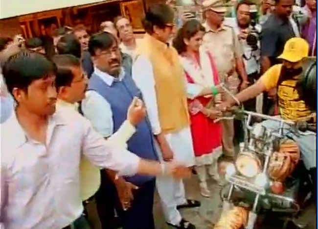 अमिताभ ने बाघ संरक्षण बाइक रैली को दिखाई हरी झंडी