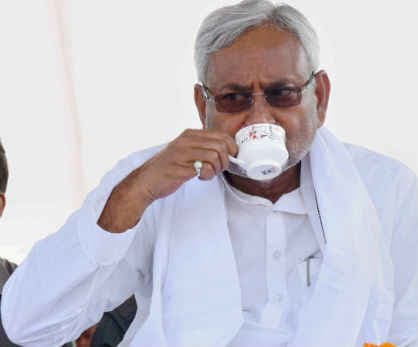 VIDEO : तांत्रिक संग नजर आए नीतीश, पढ़ें किसने क्या कहा