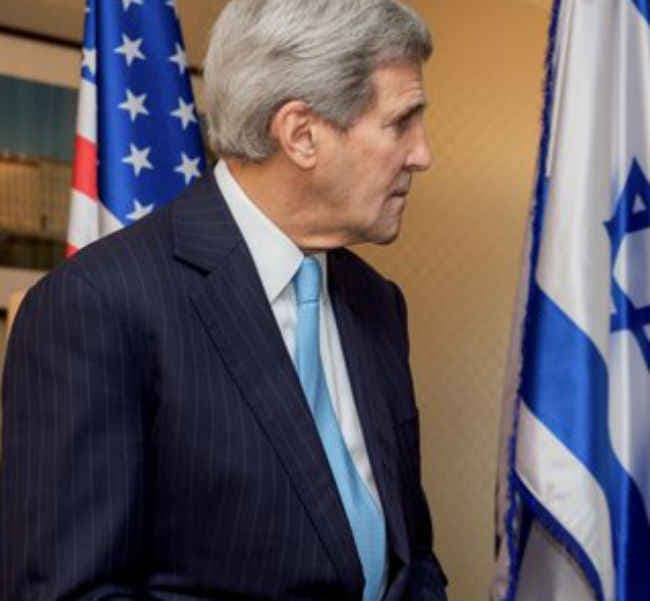 सीरिया युद्ध के मुद्दे पर बात करने के लिए कैरी पहुंचे सउदी