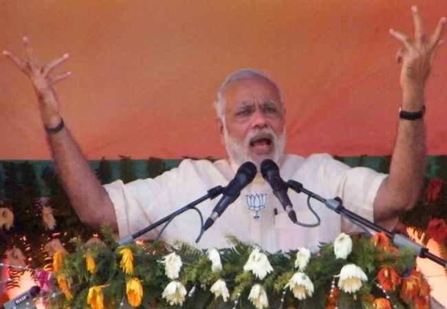 जंतर-मंतर नहीं, विकास को चाहिए कंप्यूटर : PM मोदी