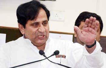 भाजपा के झांसे में नहीं आयेगी जनता : शकील अहमद