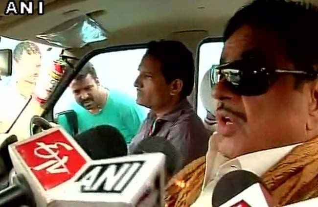 नीतीश की हार वाले सवाल पर शत्रुघ्न सिन्हा ने कहा, खामोश....